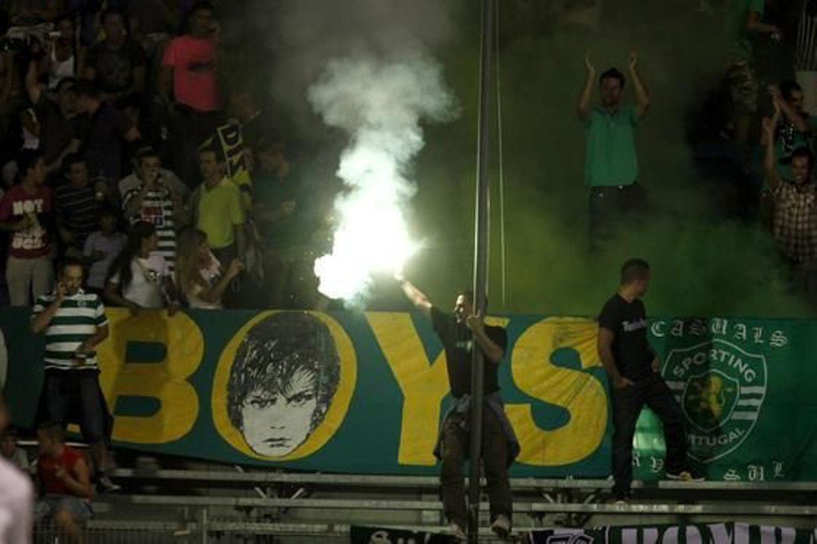 El 2-0 no desanimó a la afición del Sporting de Portugal. 

Foto: Jesus Marin