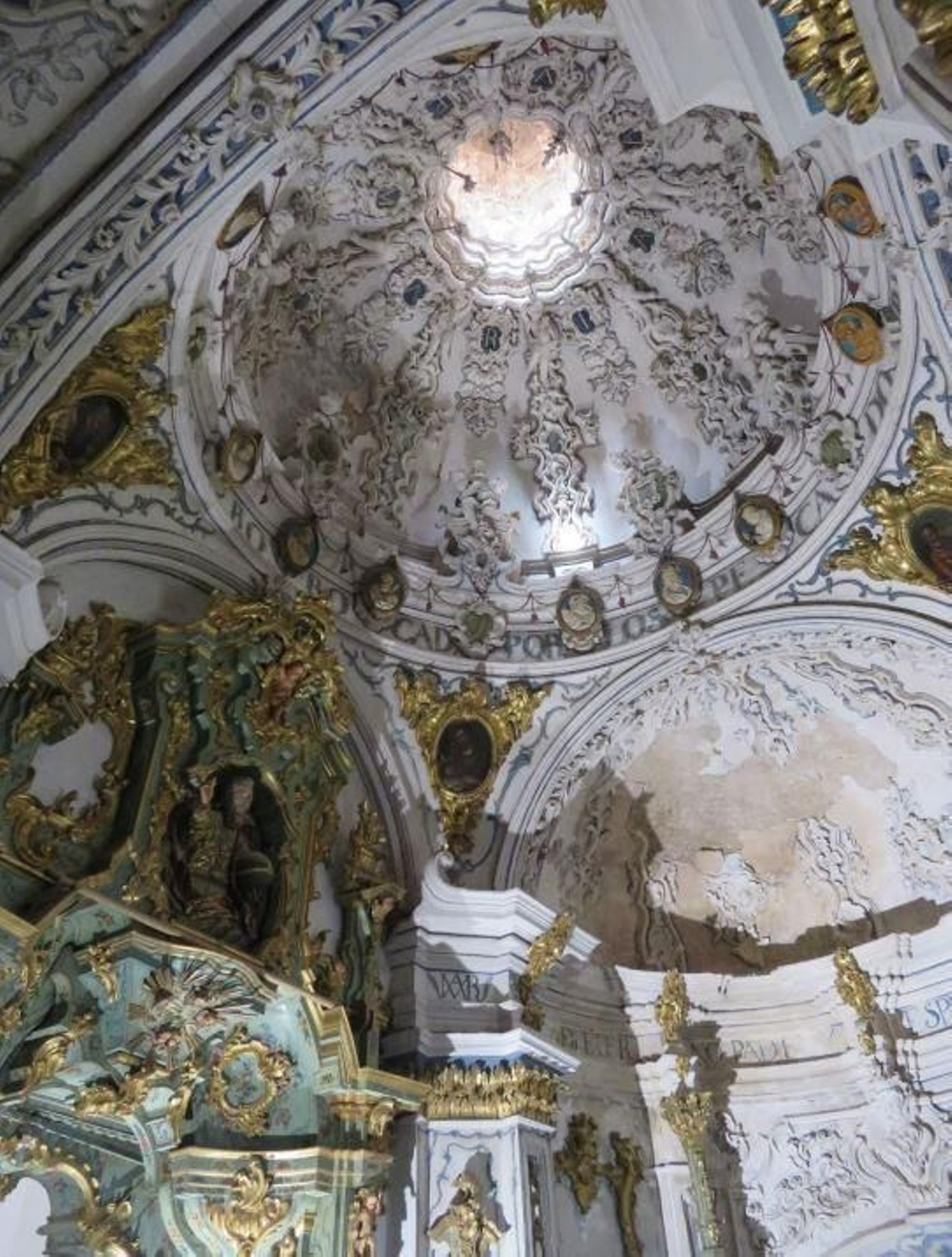 El camarín de la Virgen de la Soledad de Fuente Obejuna, en imágenes