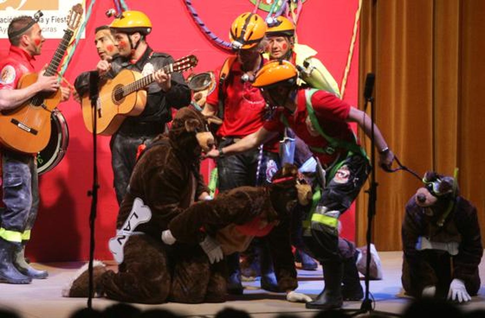 Chirigota sanroqueña 'Los rescatadores'

Foto: José María Quiñones