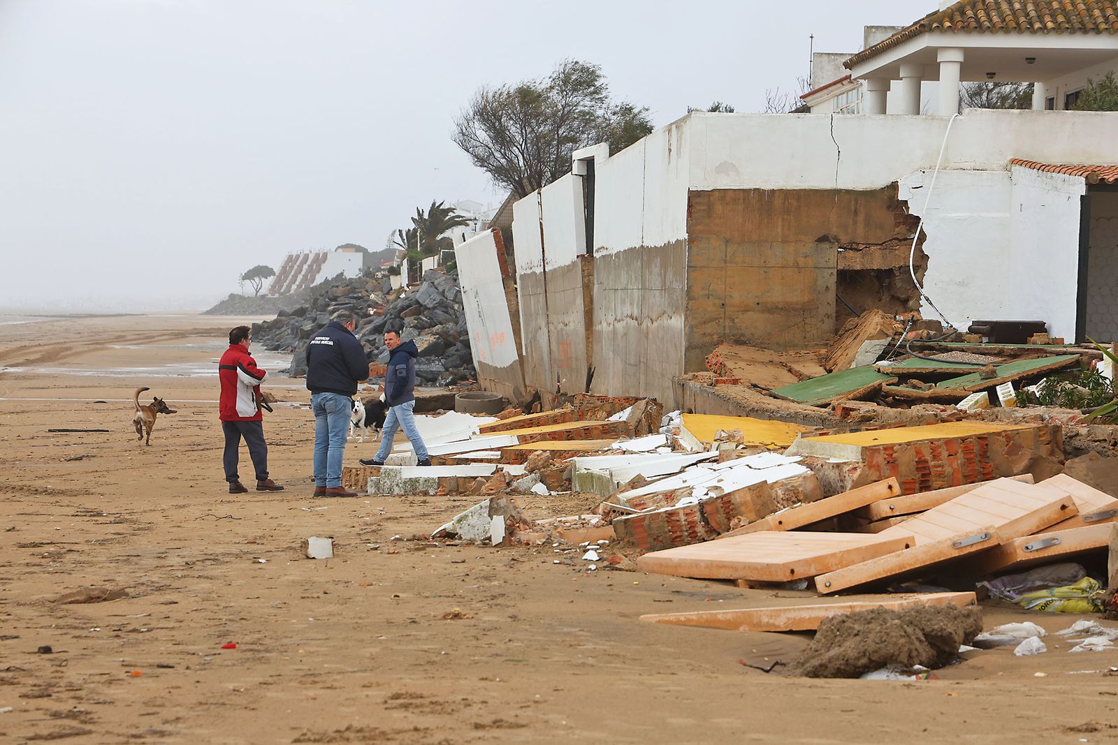 Las fotografías de los imponentes daños ocasionados por la borrasca Leonardo en El Portil