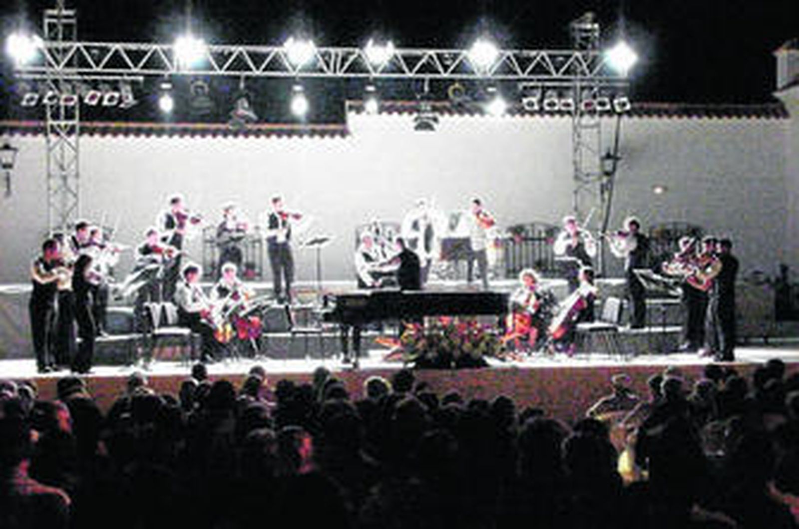 Ayamonte pone música a sus noches