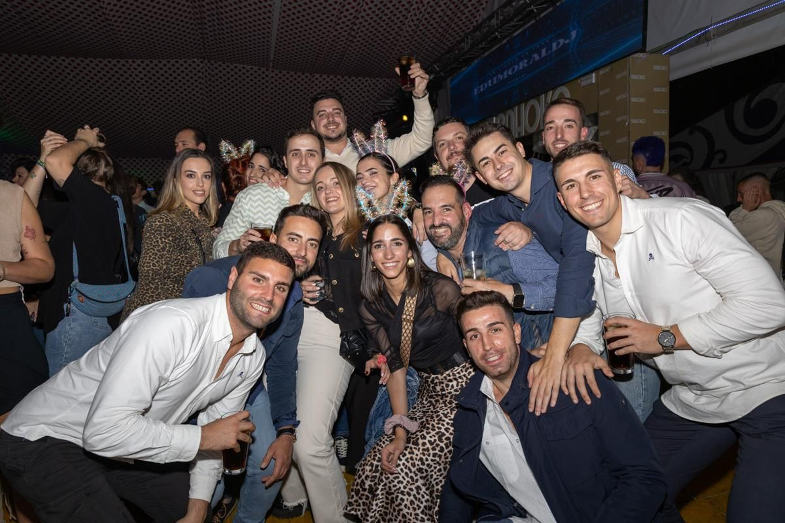 Feria de noche de San Lucas, Concierto de La Plazuela y La Mona Chita Rock, en imágenes