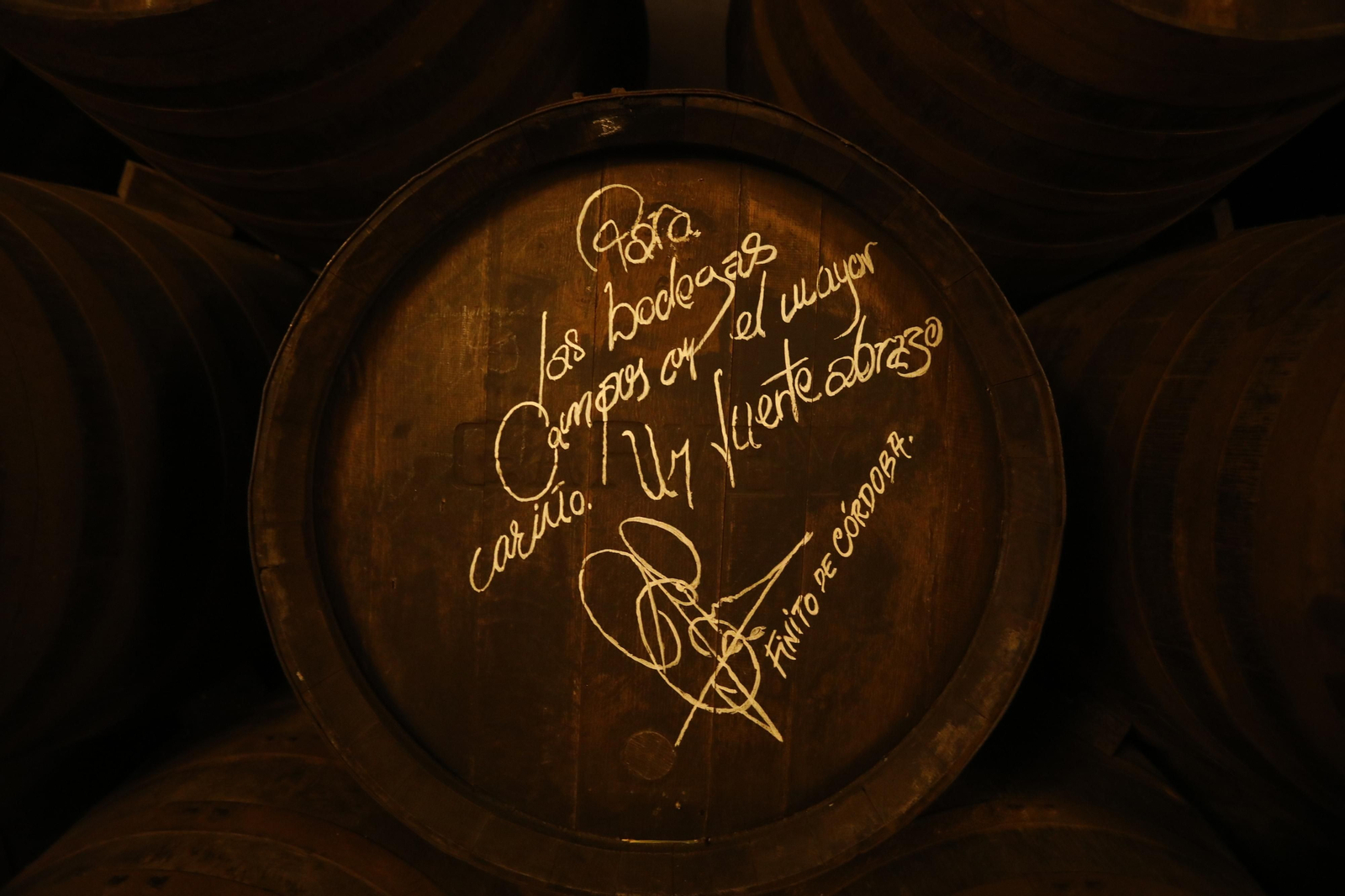 En fotos, visitamos el restaurante de Córdoba con más autógrafos de famosos