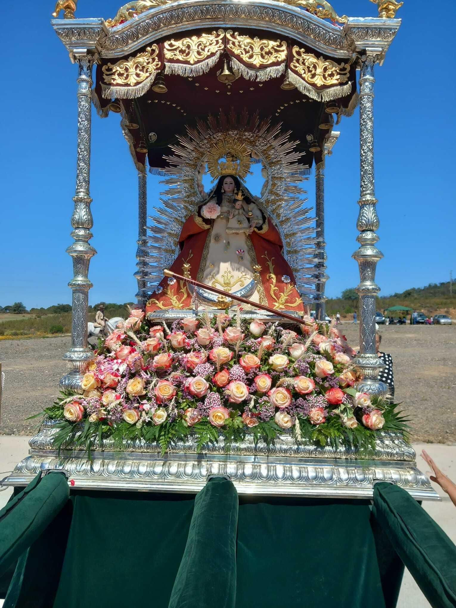 La Romería de Nuestra Señora de la Coronada en Calañas, en imágenes