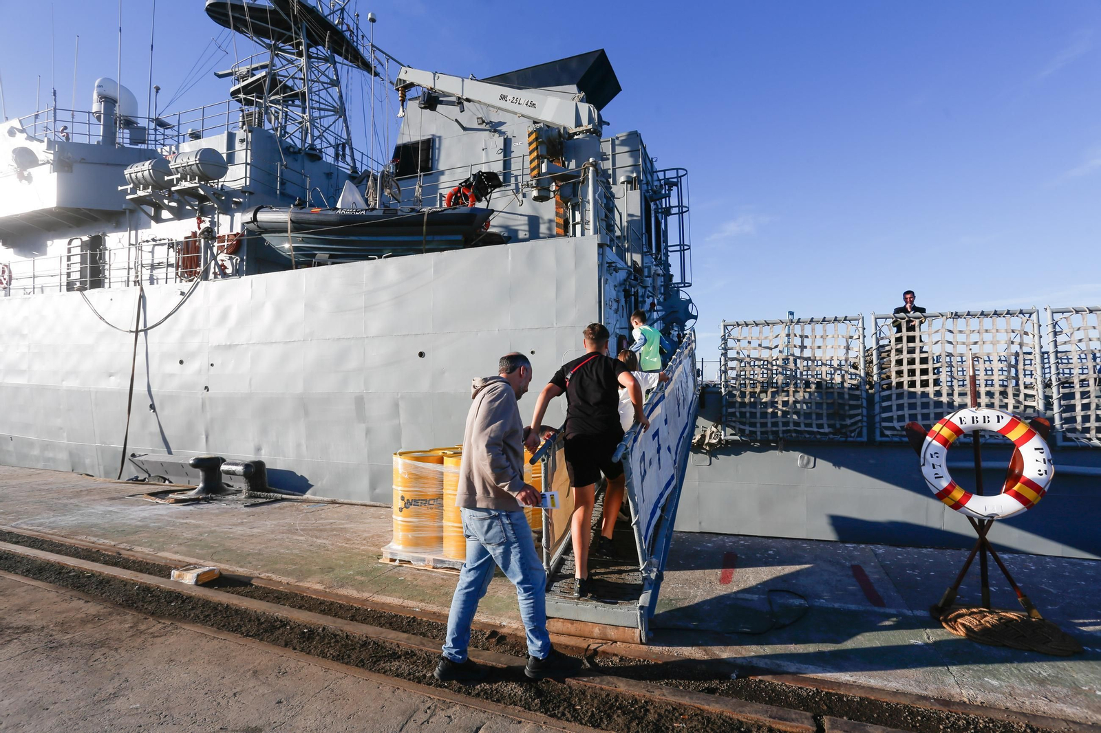 Fotos de la jornada de puertas abiertas del patrullero 'Vigía' en el Puerto de Algeciras