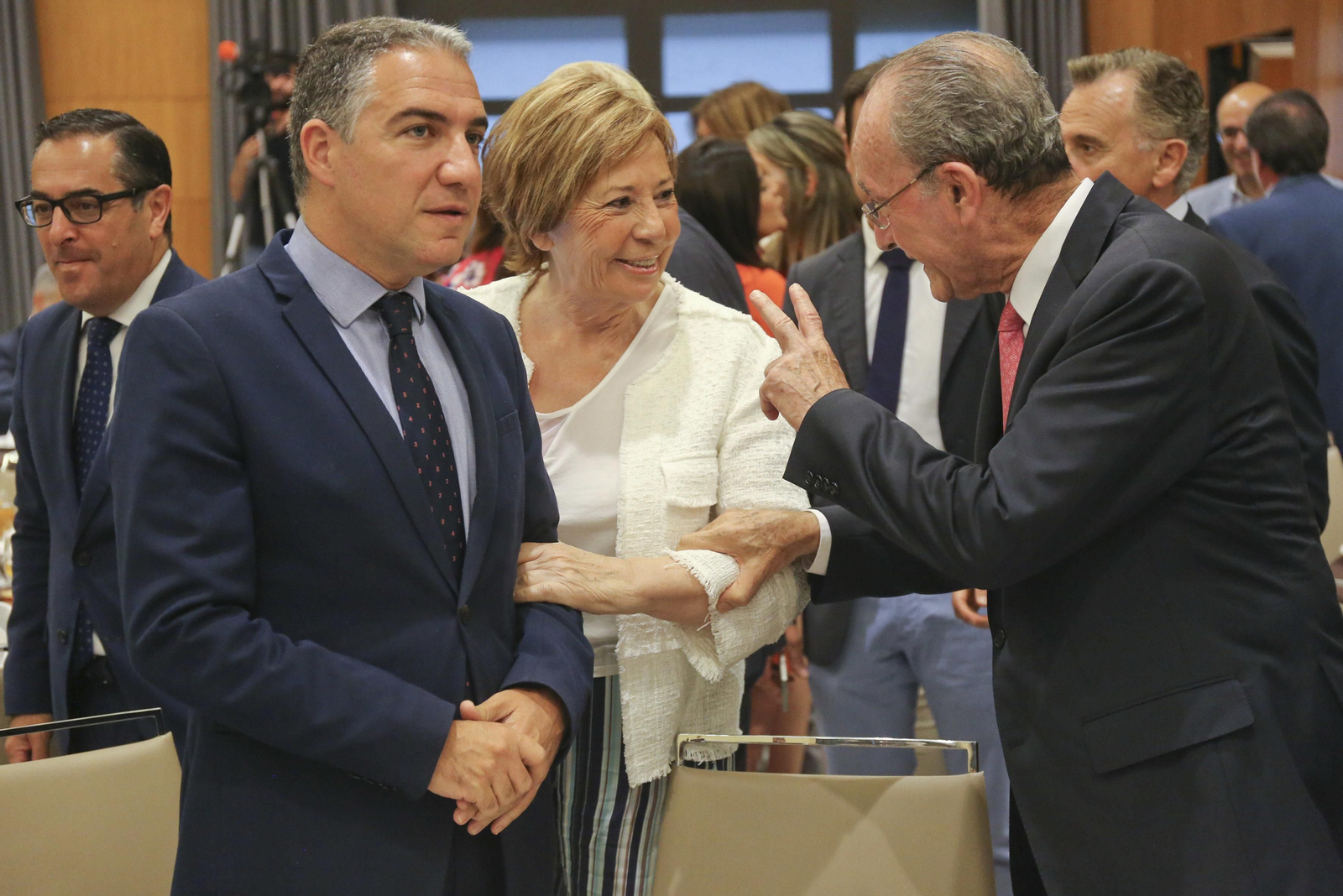 Las imágenes del Foro Joly con Elías Bendodo