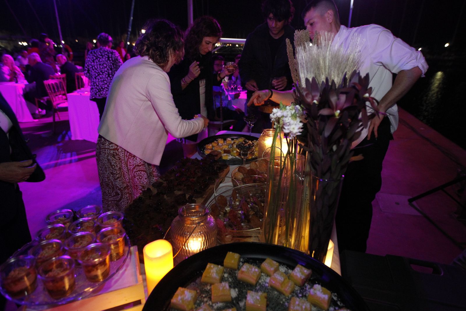 Fotogalería Teatro Comestible. Festival Teatro El Ejido. Puerto Almerimar