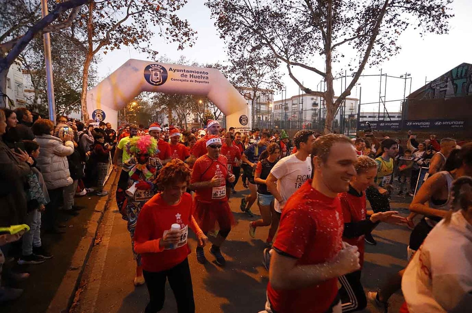 Imágenes de la carrera de San Silvestre en Huelva