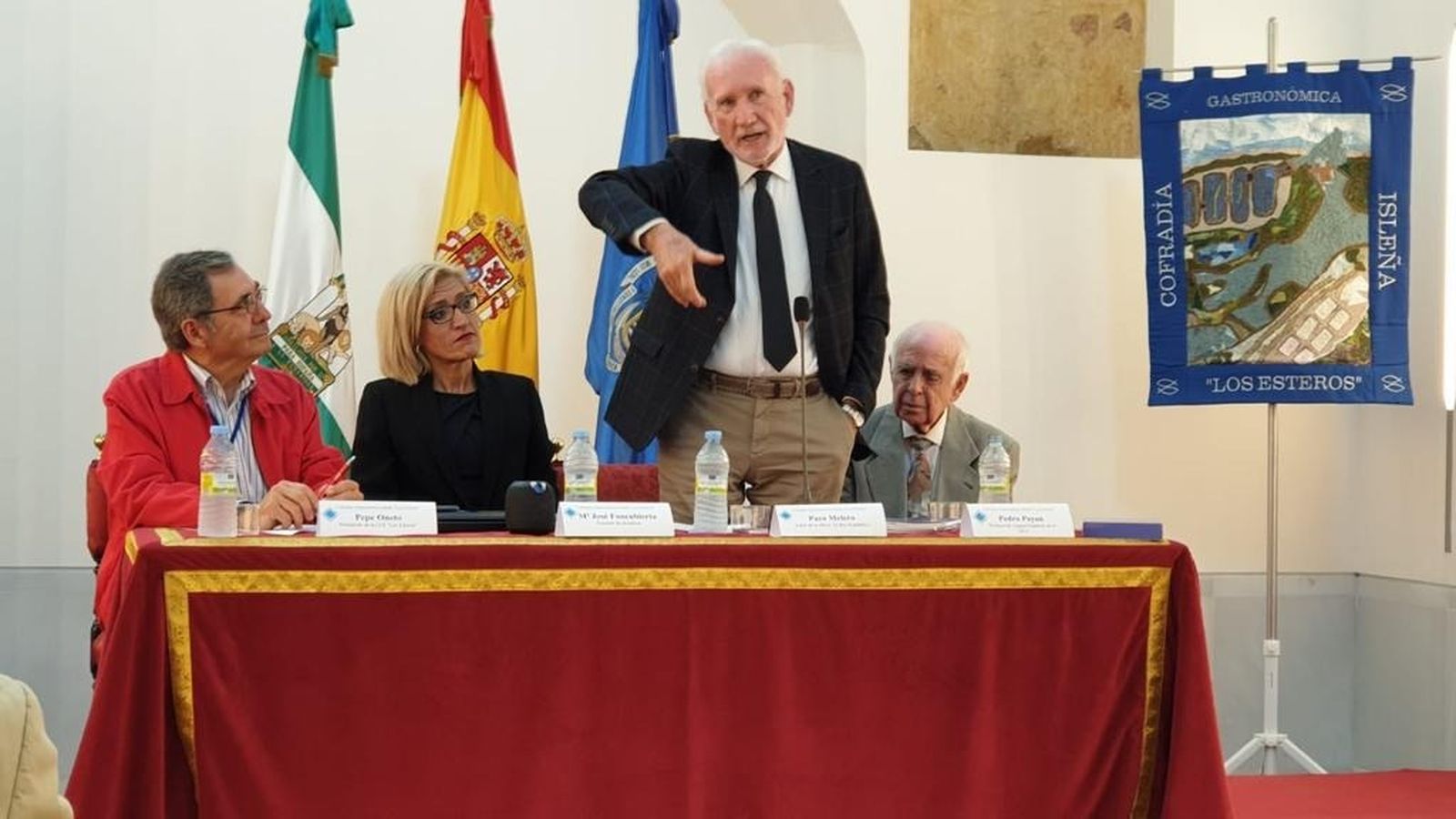 Paco Melero durante el acto de presentación de su obra 'Te doy la palabra'.