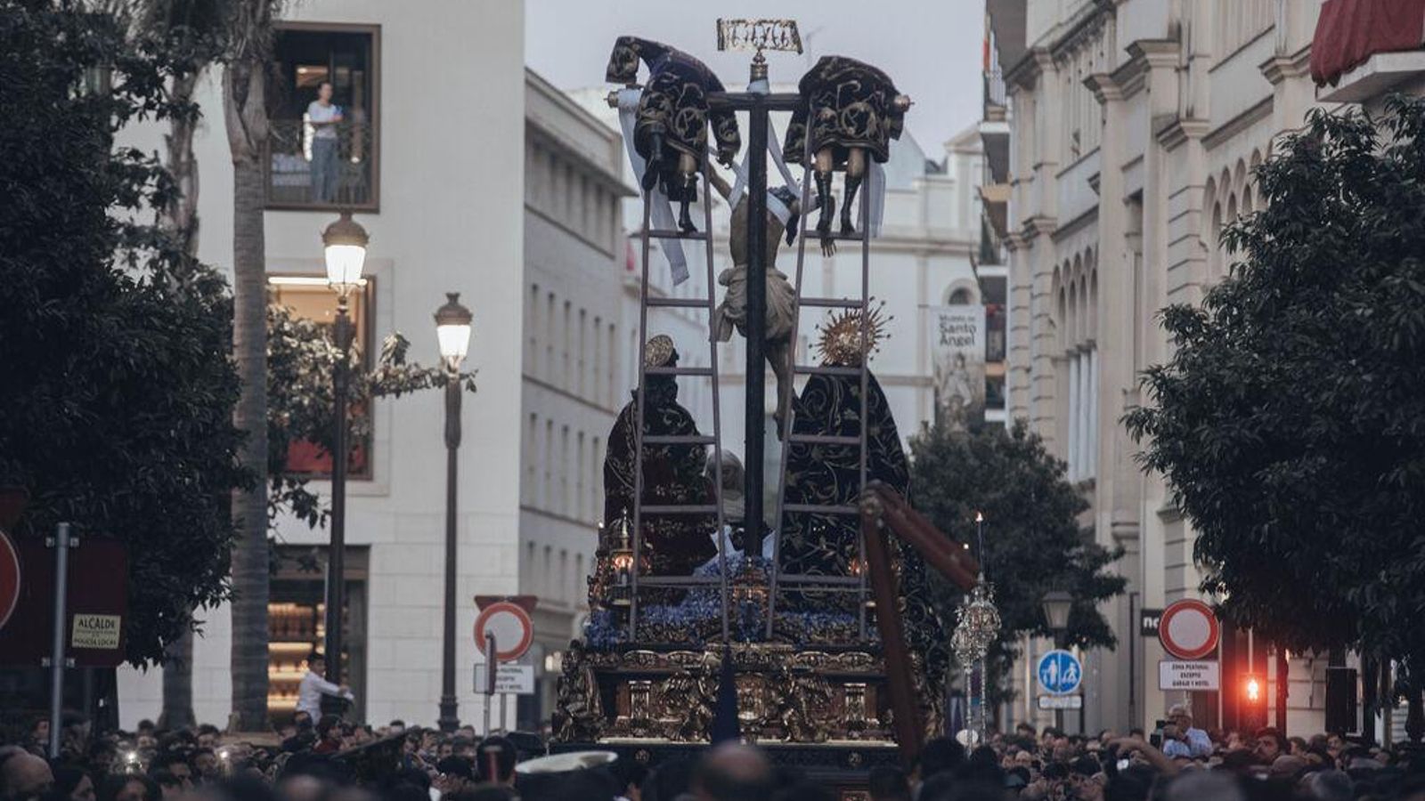 La banda del Carmen de Villalba acompaña al misterio de la Quinta Angustia