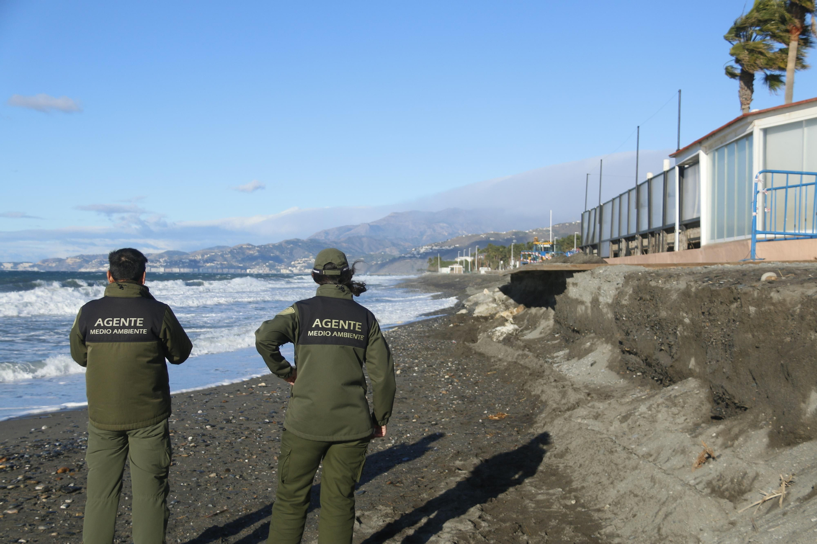 La Costa solicita por "vía de urgencia" el espigón de Motril y trabaja en la puesta a punto para la Semana Santa