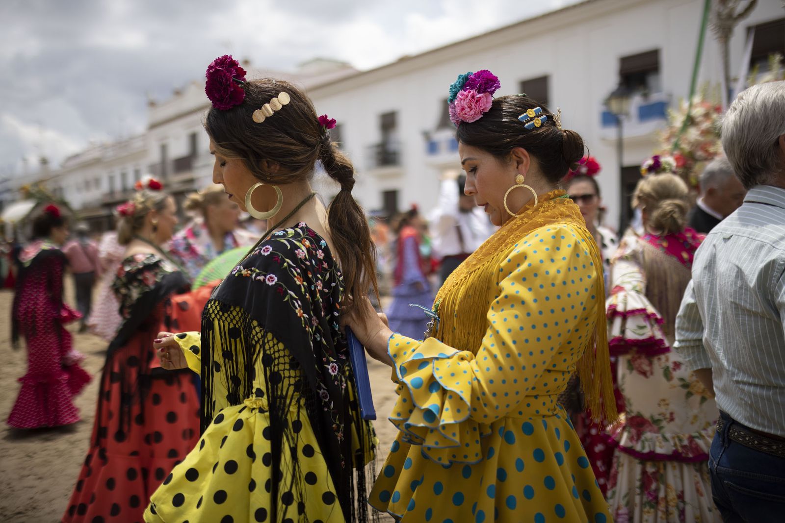 El Rocío 2023: Imágenes de ambiente en la aldea durante la presentación de las Hermandades