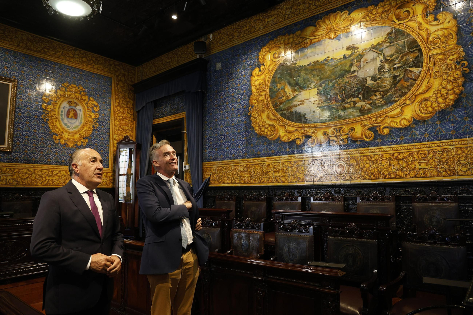 Las fotografías de la visita del embajador británico en España, sir Alex Ellis, al Ayuntamiento de Algeciras