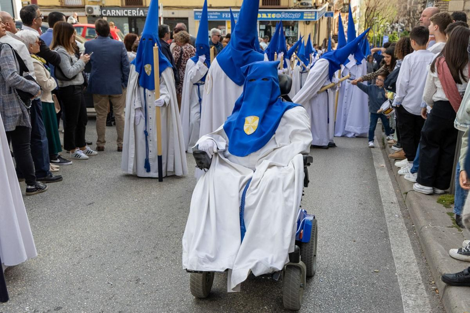 Los jiennenses arropan a las tres cofradías de la tarde en un Domingo de Ramos más caluroso de lo esperado (I)