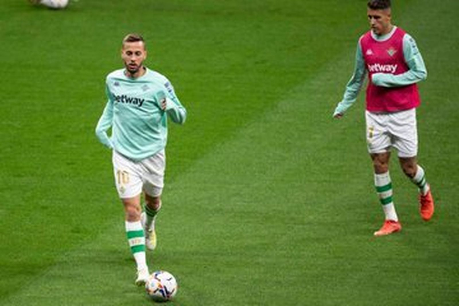 Canales junto a Tello en el calentamiento en el Metropolitano.