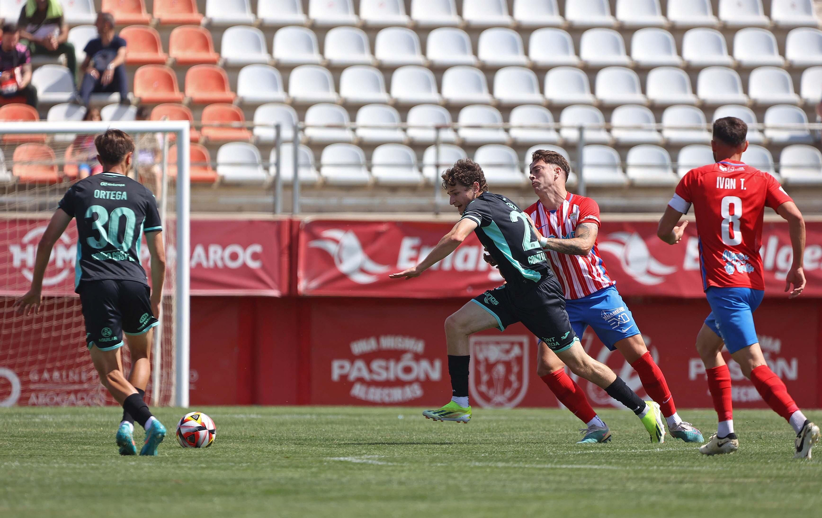Las  mejores fotos del Algeciras - Atlético Baleares de Primera RFEF