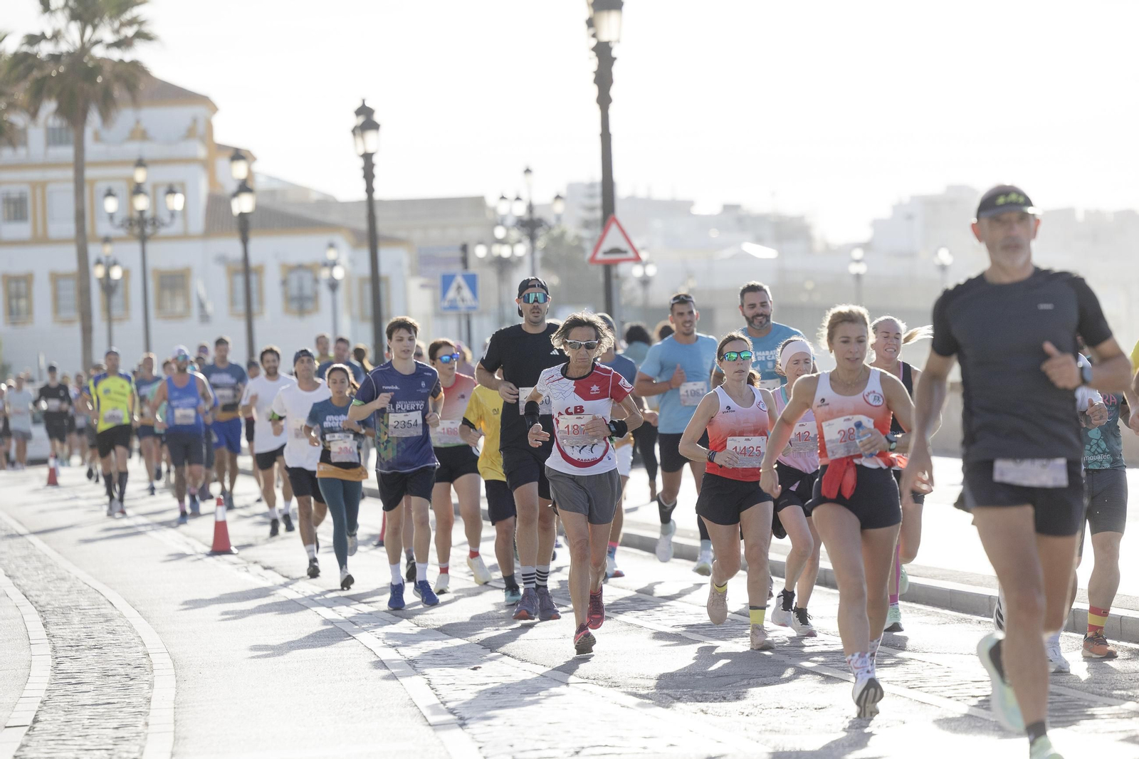 Búscate en las imágenes de la "II Media Maratón Ciudad de Cádiz"