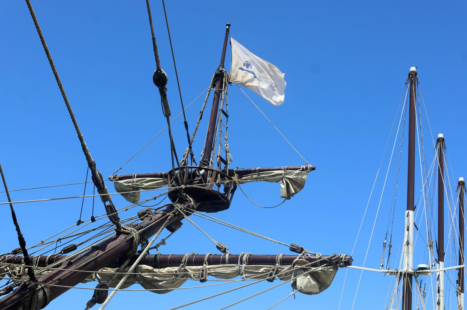 Imágenes del Galeón Andalucía en el Puerto de Huelva
