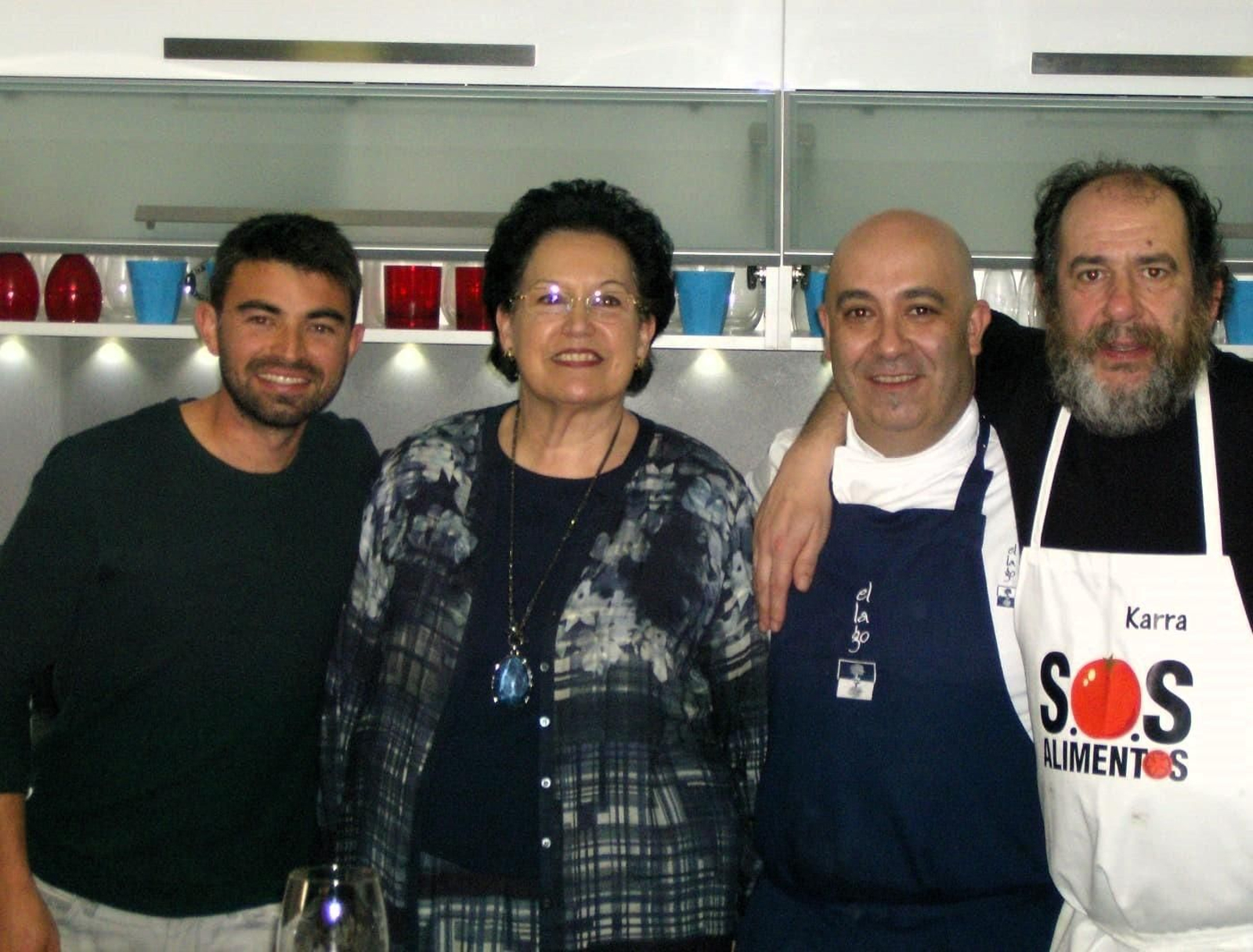 Carmen Mata con el chef Diego del Río en un programa de cocina de RTVE. Carmen Mata con el chef Diego del Río en un programa de cocina de RTVE.