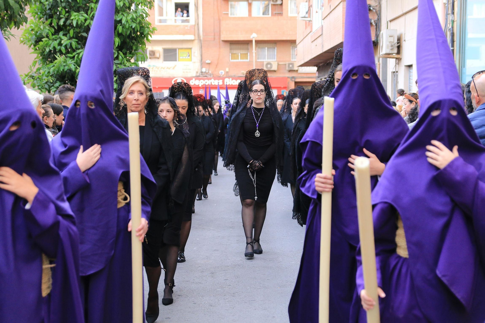 La procesión de Las Angustias, en imágenes