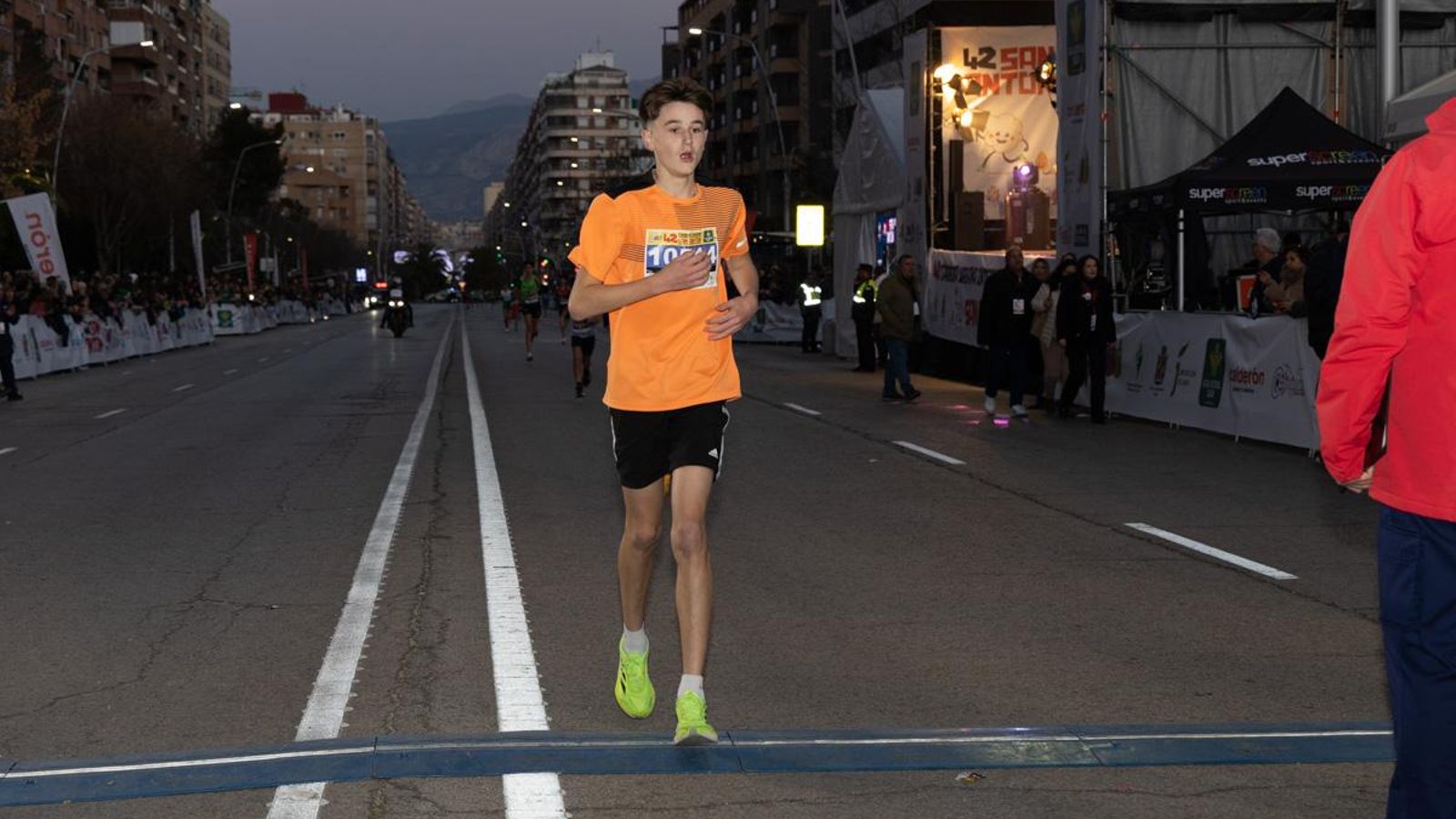 En imágenes: Las promesas del atletismo brillan en la Carrera Infantil de San Antón 2025
