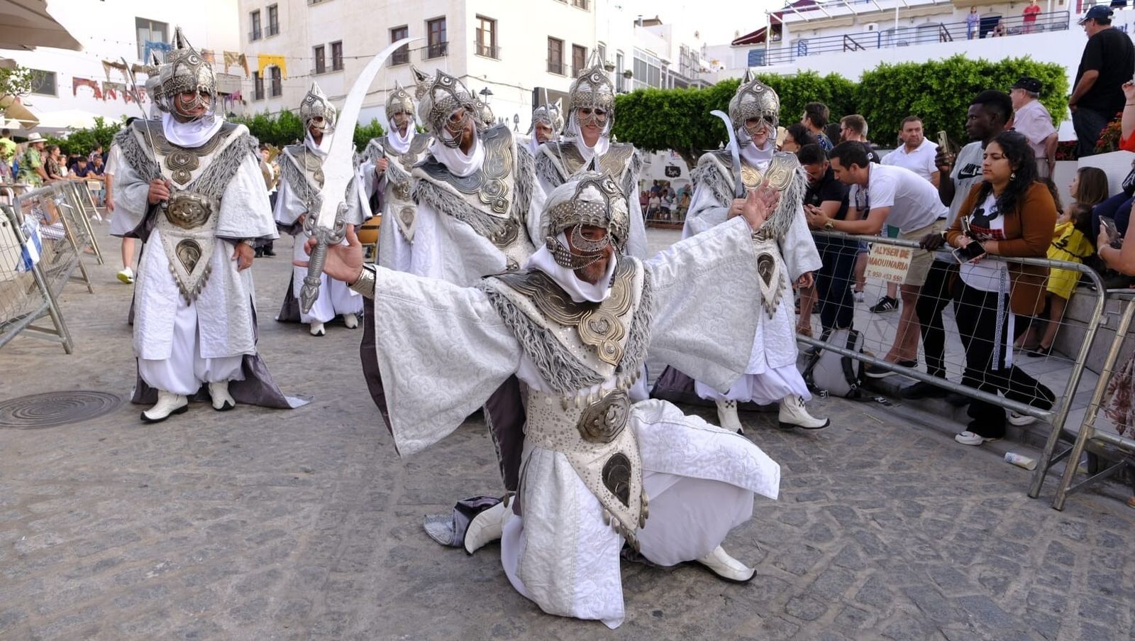 Las fiestas llenan de colorido y animación las calles de Mojácar