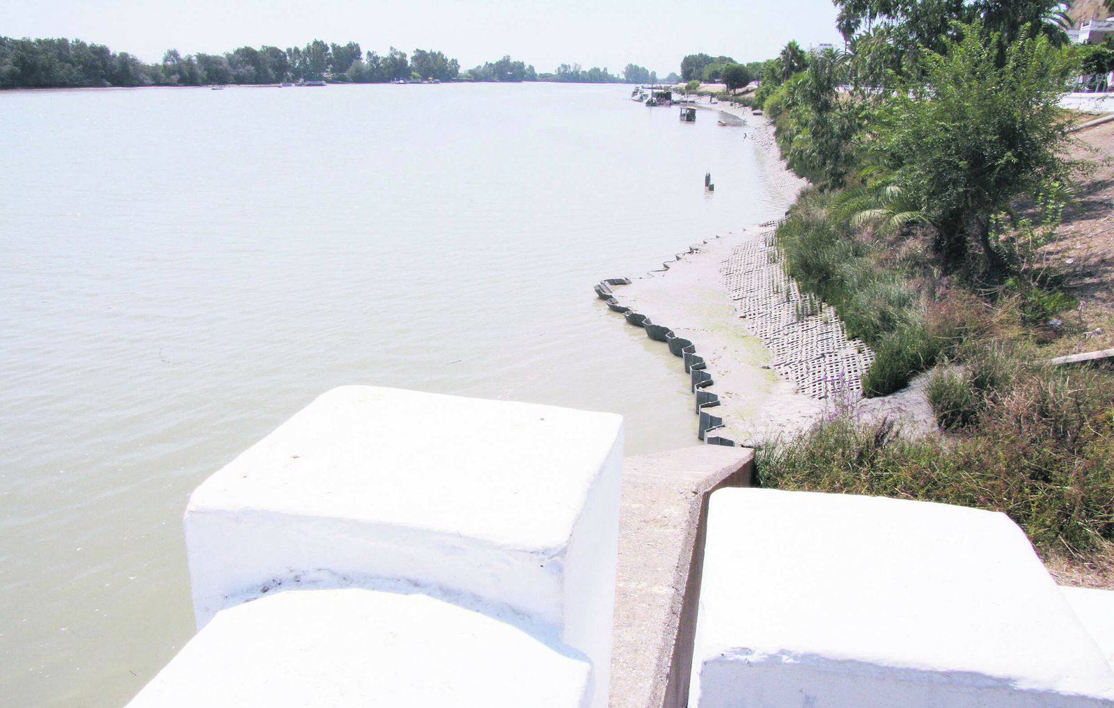 El río Guadalquivir a su paso por los municipios ribereños, camino de Cádiz.