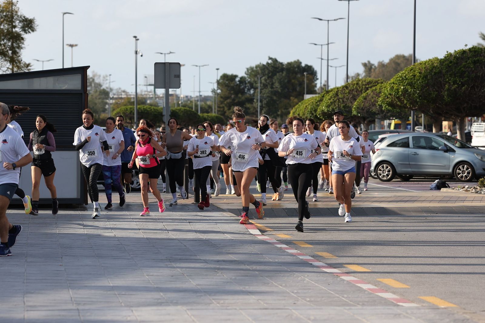 La Carrera Solidaria por el Día de la Mujer McArthurGlen, en fotos