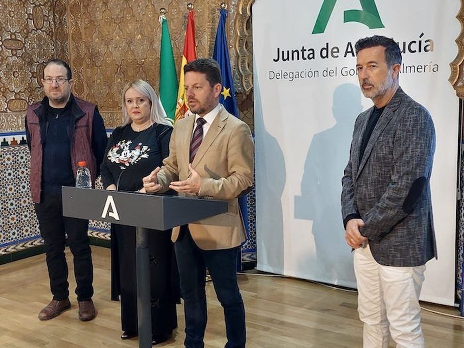 Momento de la presentación de esta taller de pintura