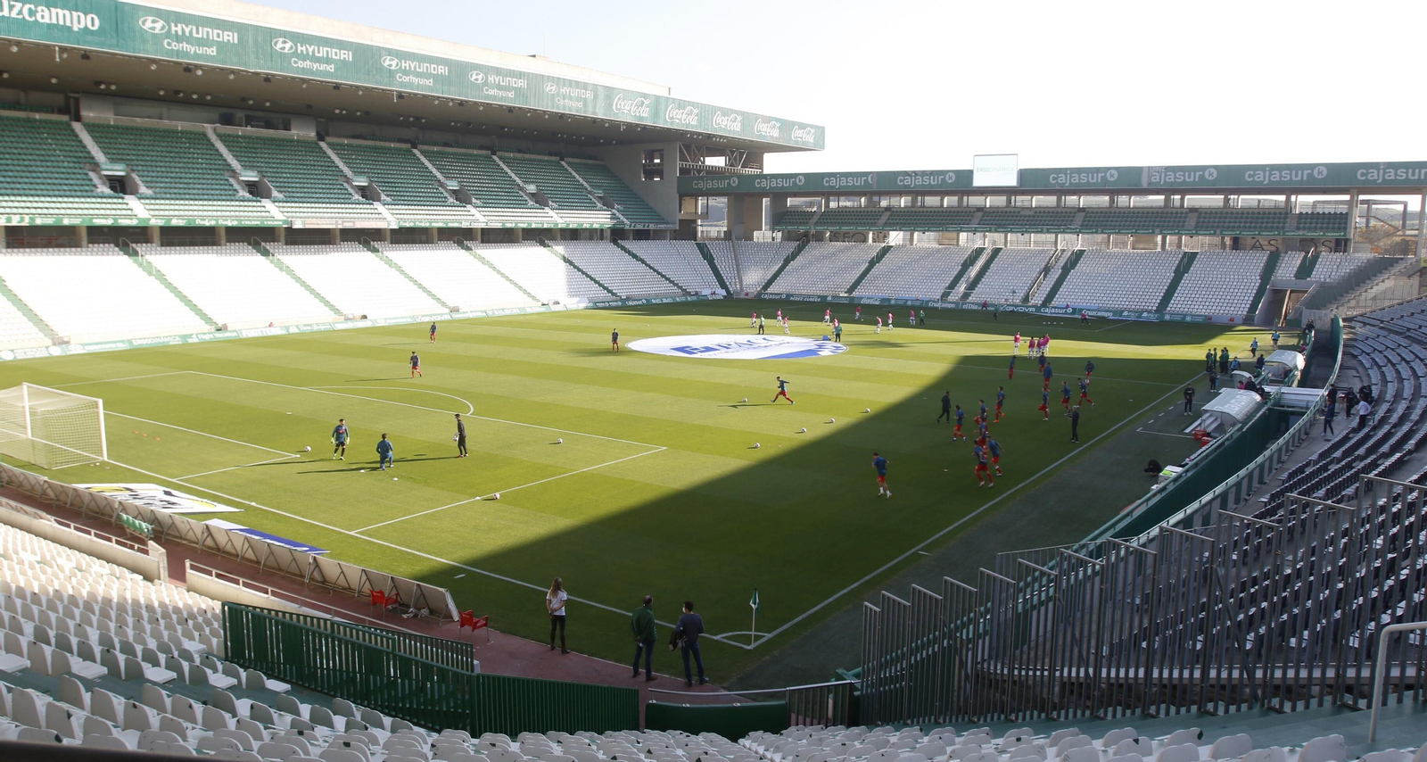 El Arcángel, vacío de público en el duelo ante el Sevilla Atlético.