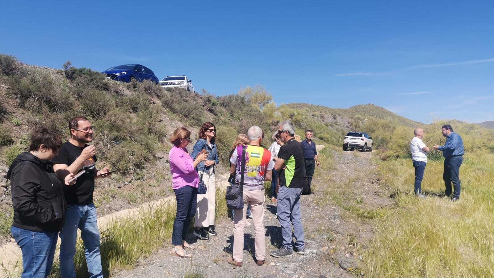 Concentración de familiares y amigos de las víctimas en Gérgal.