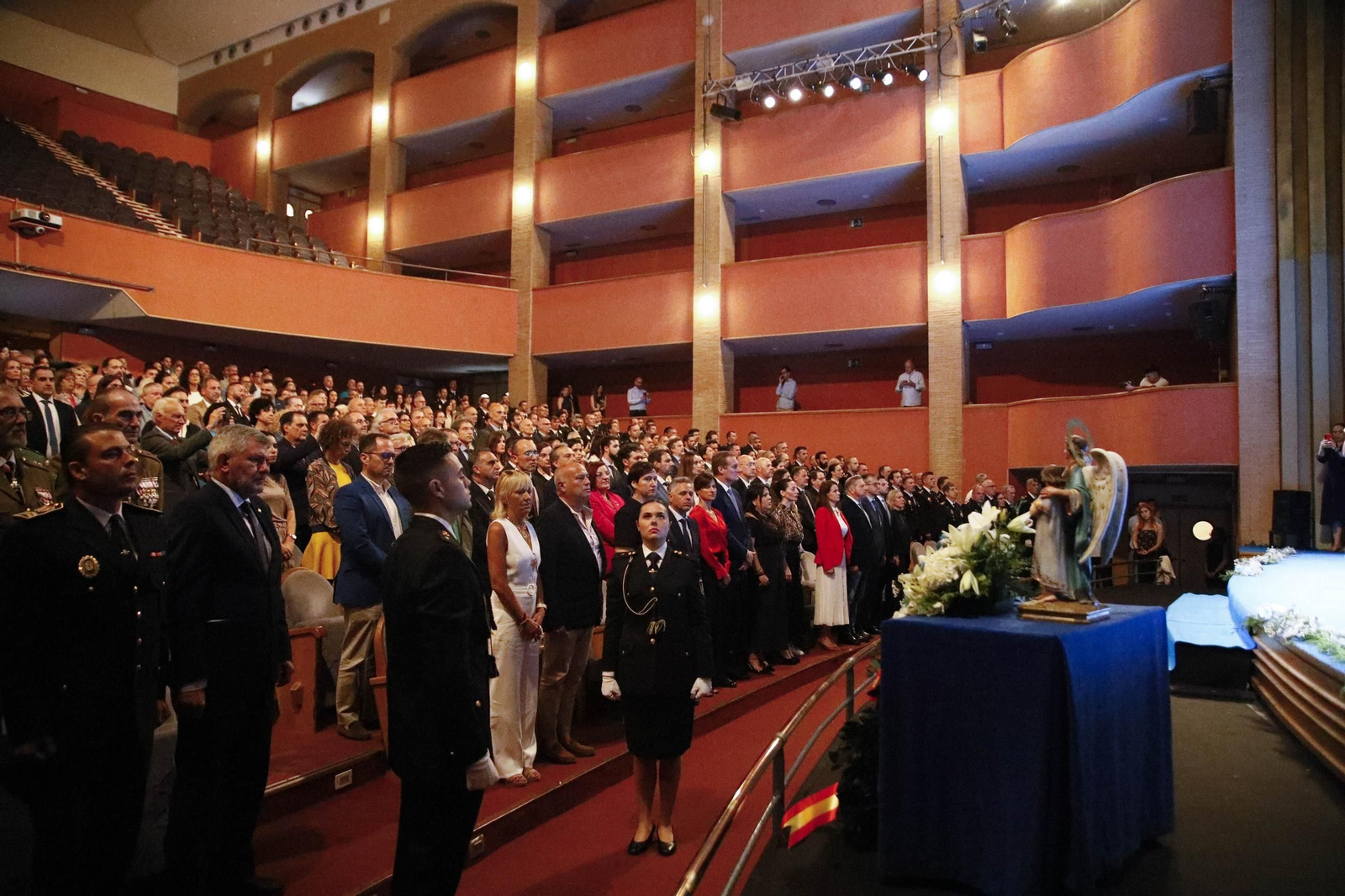 Las imágenes de la celebración del Patrón de la Policía Nacional en Almería, los Santos Ángeles Custodios