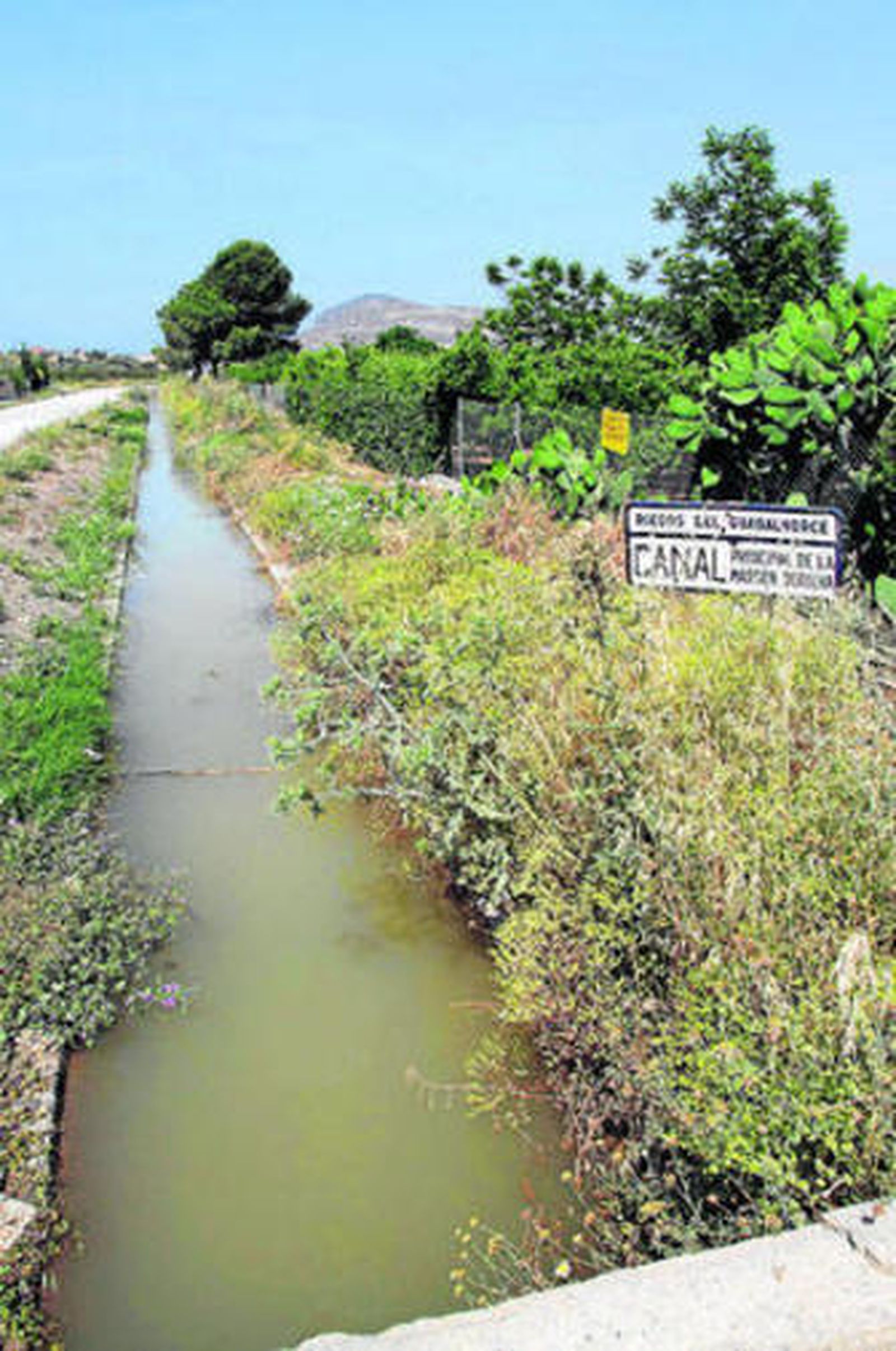 Tramo del canal de riego de la comarca del Guadalhorce.