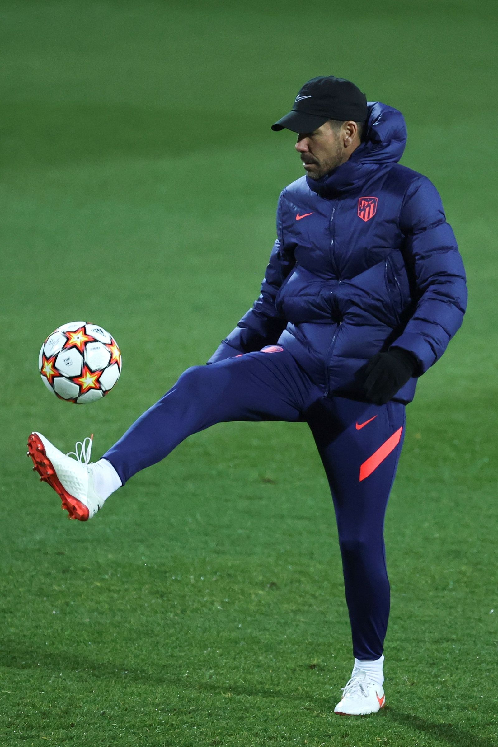 Triple salto para el Atlético ante el Milan