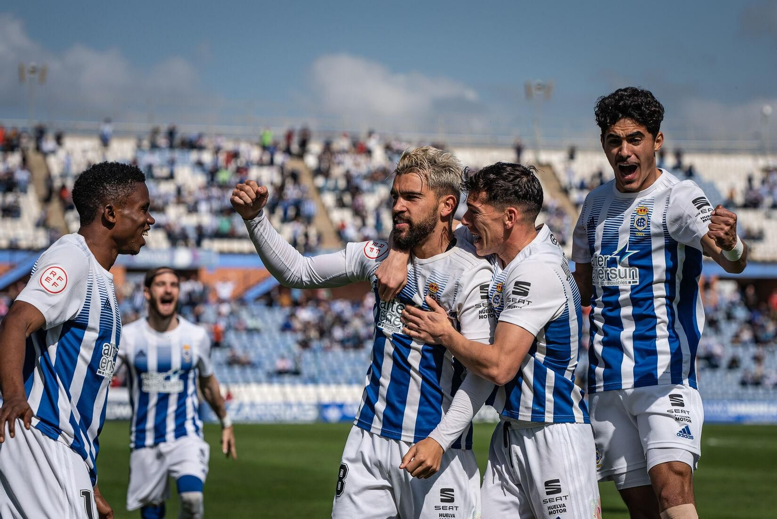 La celebración de uno de los goles del Recreativo-Sevilla C.