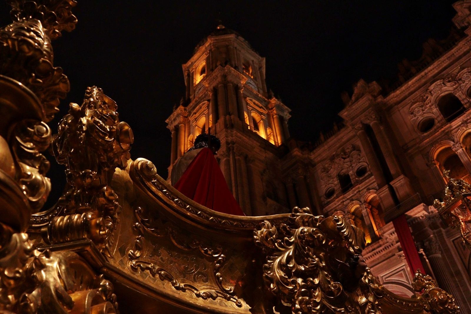 Estudiantes en el Lunes Santo en Málaga, en fotos