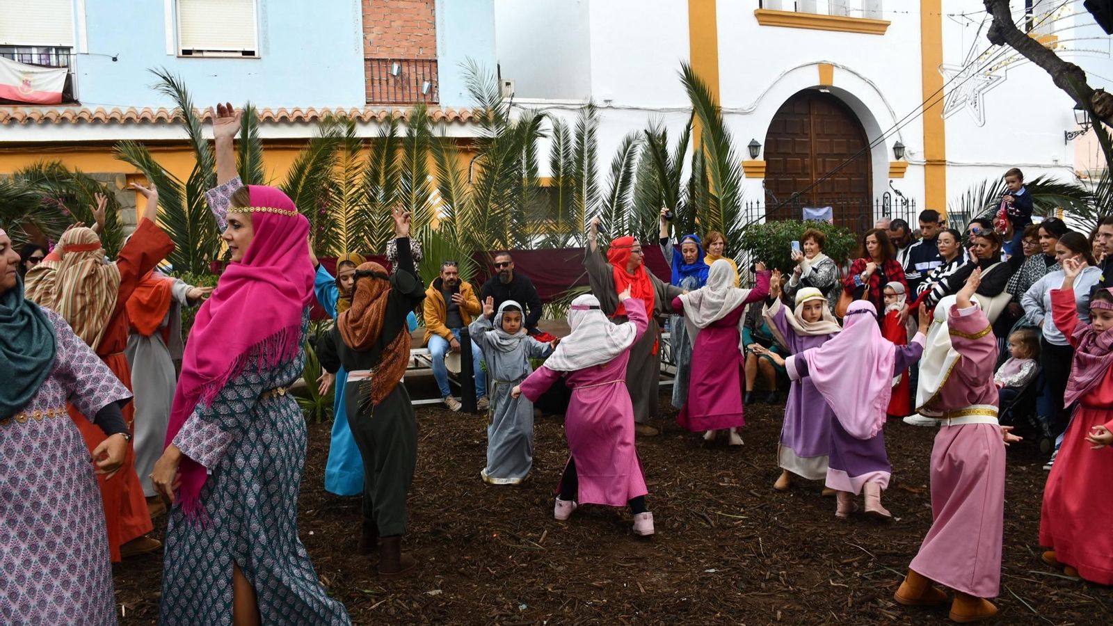 Puente Mayorga da comienzo a la Navidad con un animado Belén Viviente