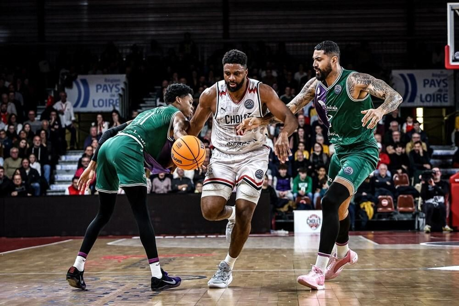 El Cholet - Unicaja, en fotos