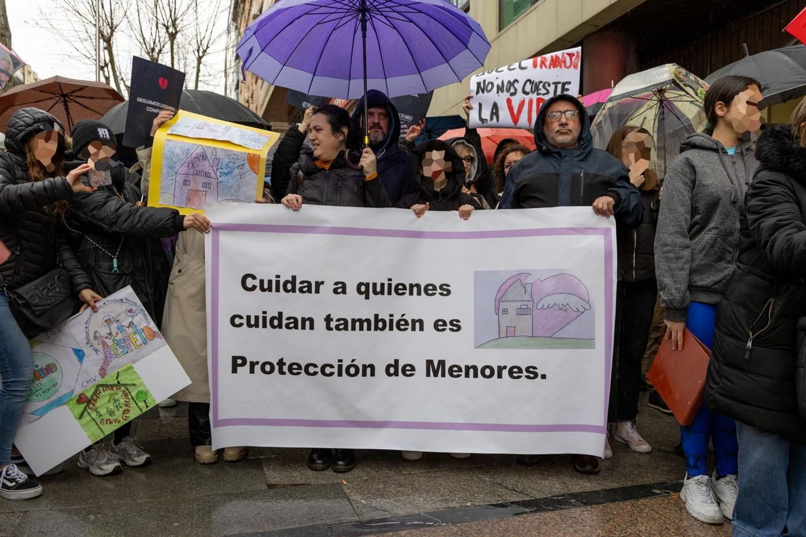 Concentración por la desprecarización del sector de protección y reforma de menores y minuto de silencio por la trabajadora social asesinada