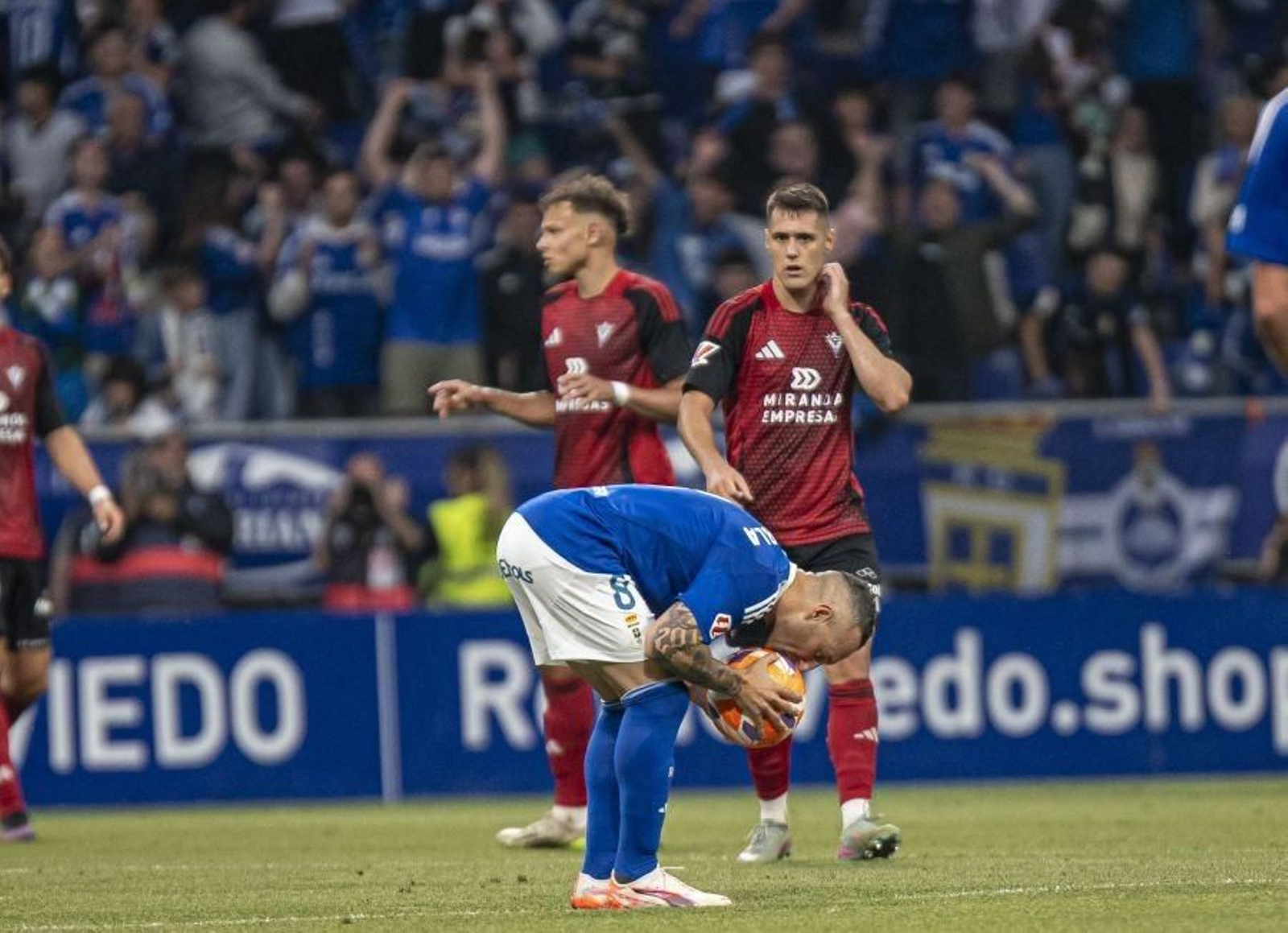 Las fotos del ascenso del Oviedo ante el Mirandés