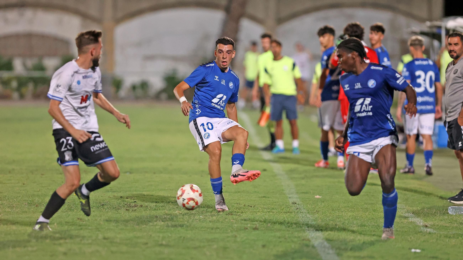 Imágenes del Trofeo de la Copa y la Venencia entre el Jerez Industrial y el Xerez DFC