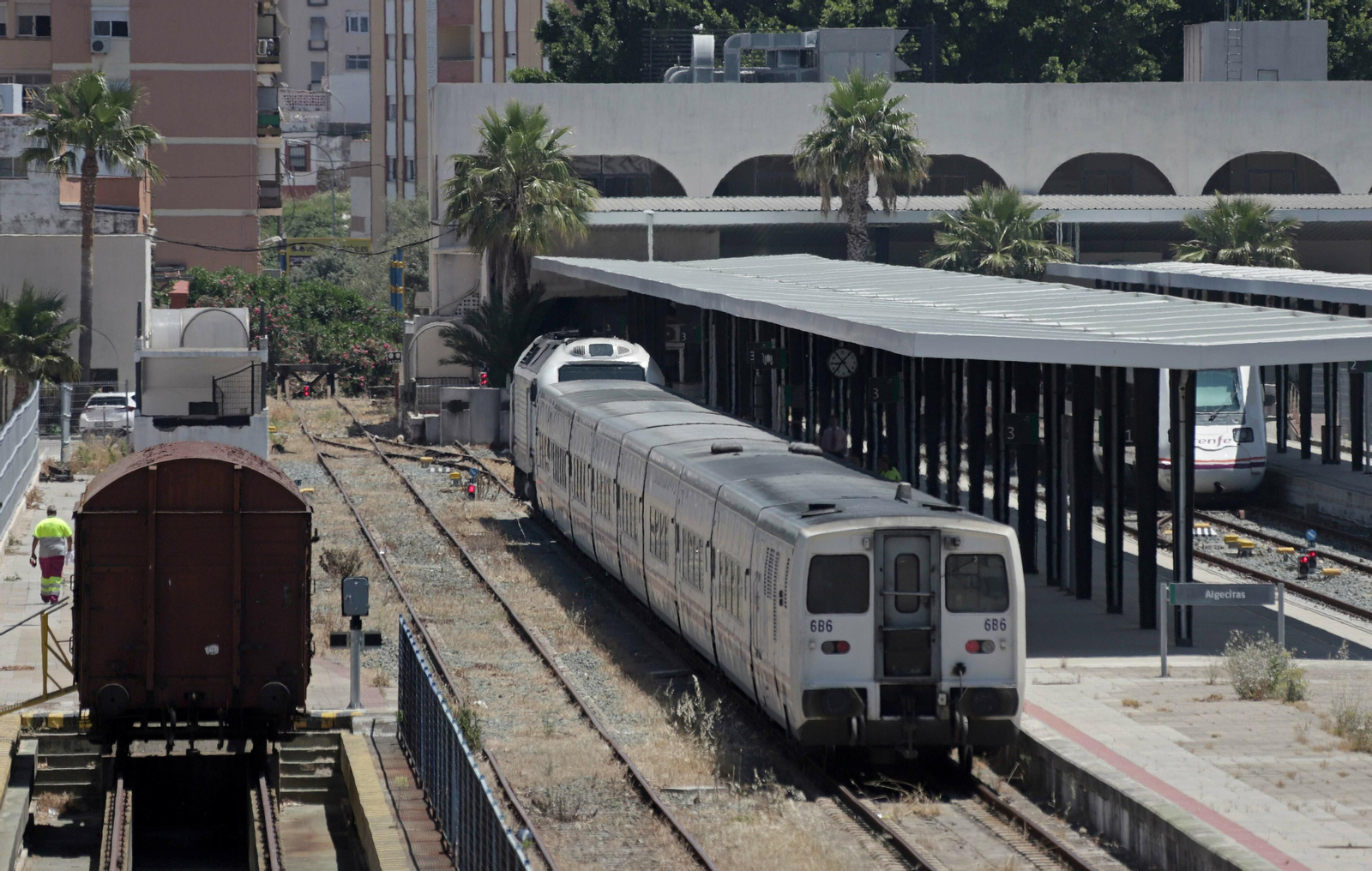 Un tren, en la estación de Algeciras