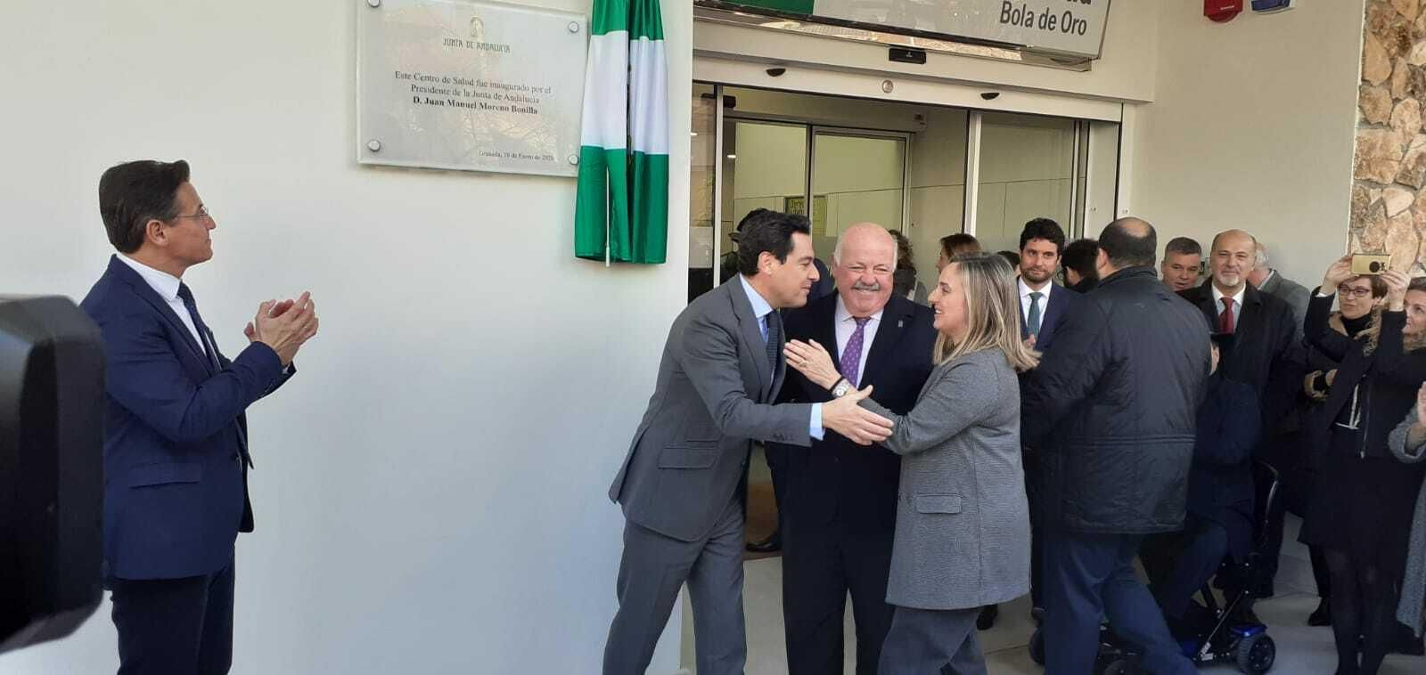 Juanma Moreno inaugura el centro de salud de Bola de Oro en Granada