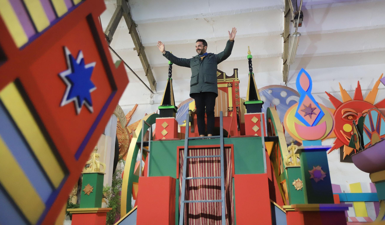 Los Reyes Magos de Jerez visitan sus carrozas