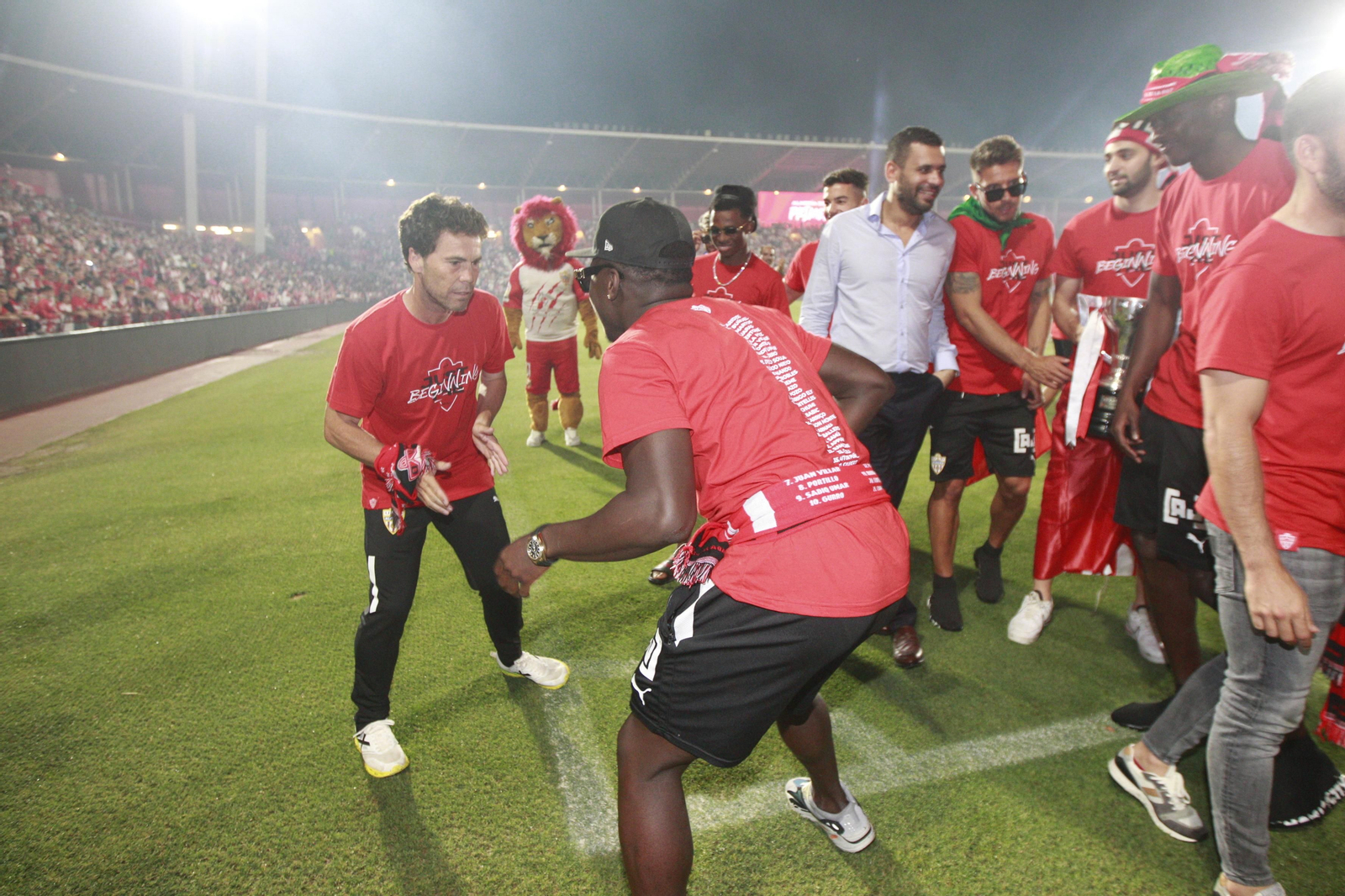 Las imágenes de la fiesta del ascenso de la U.D. Almería en el Estadio Mediterráneo.