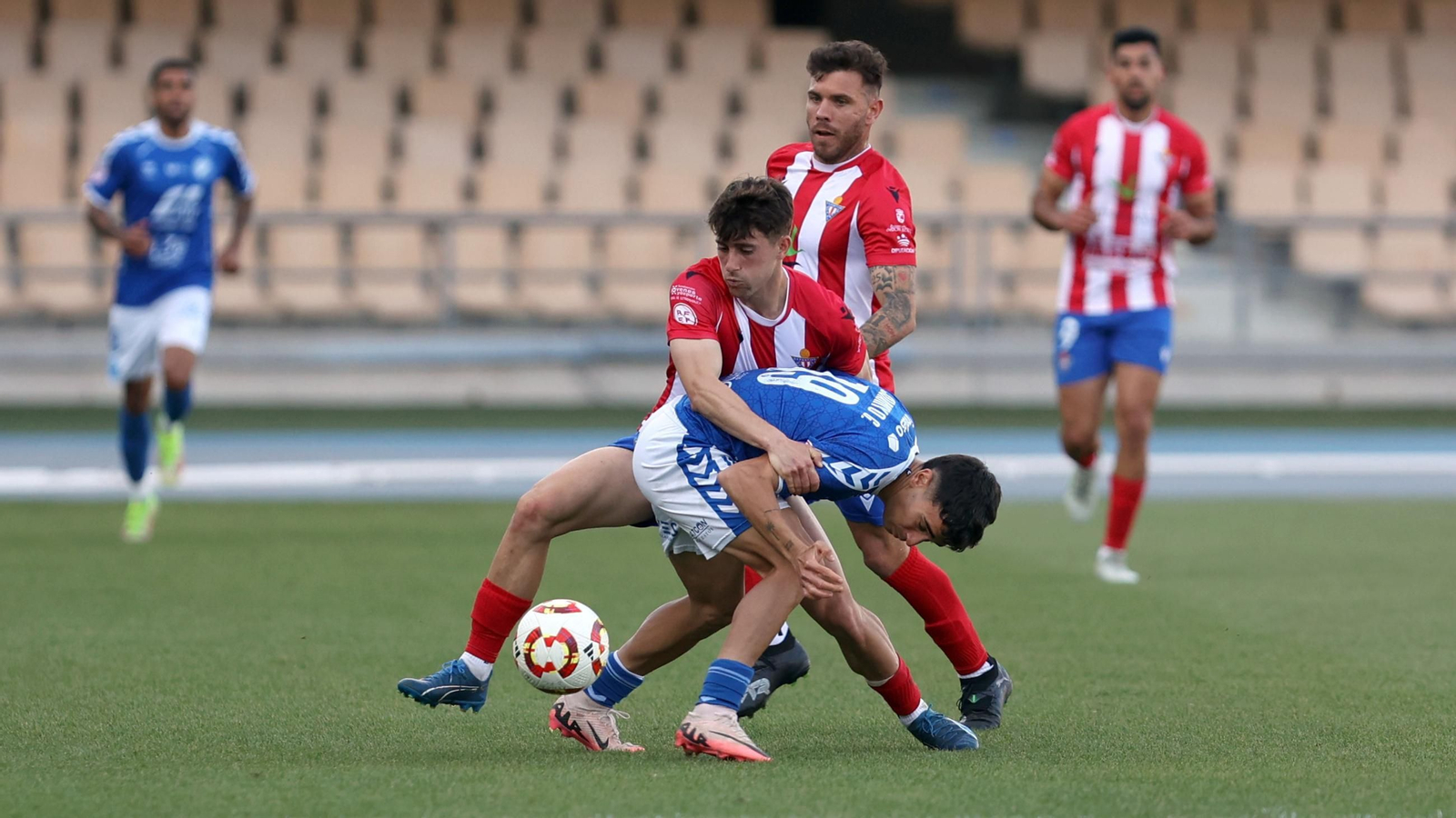 Imágenes del Xerez DFC contra el Don Benito en Chapín