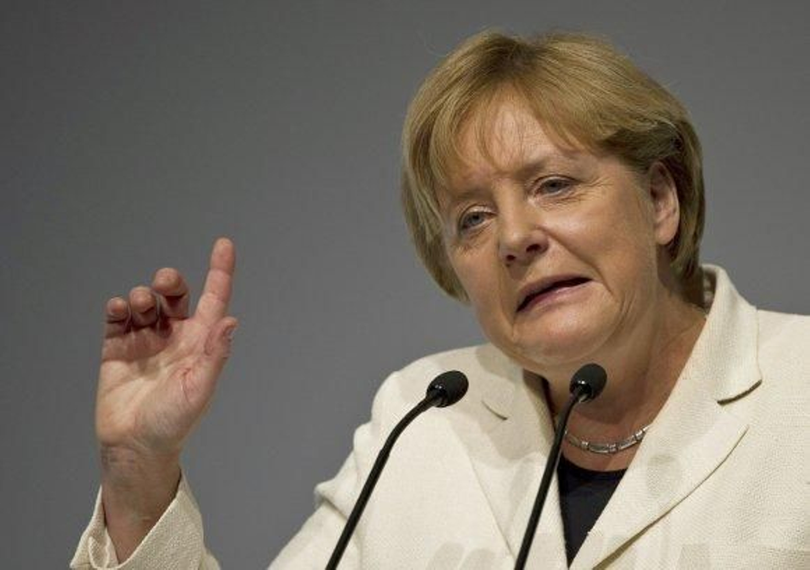 Merkel critica la negativa de Obama a gravar las transacciones financieras