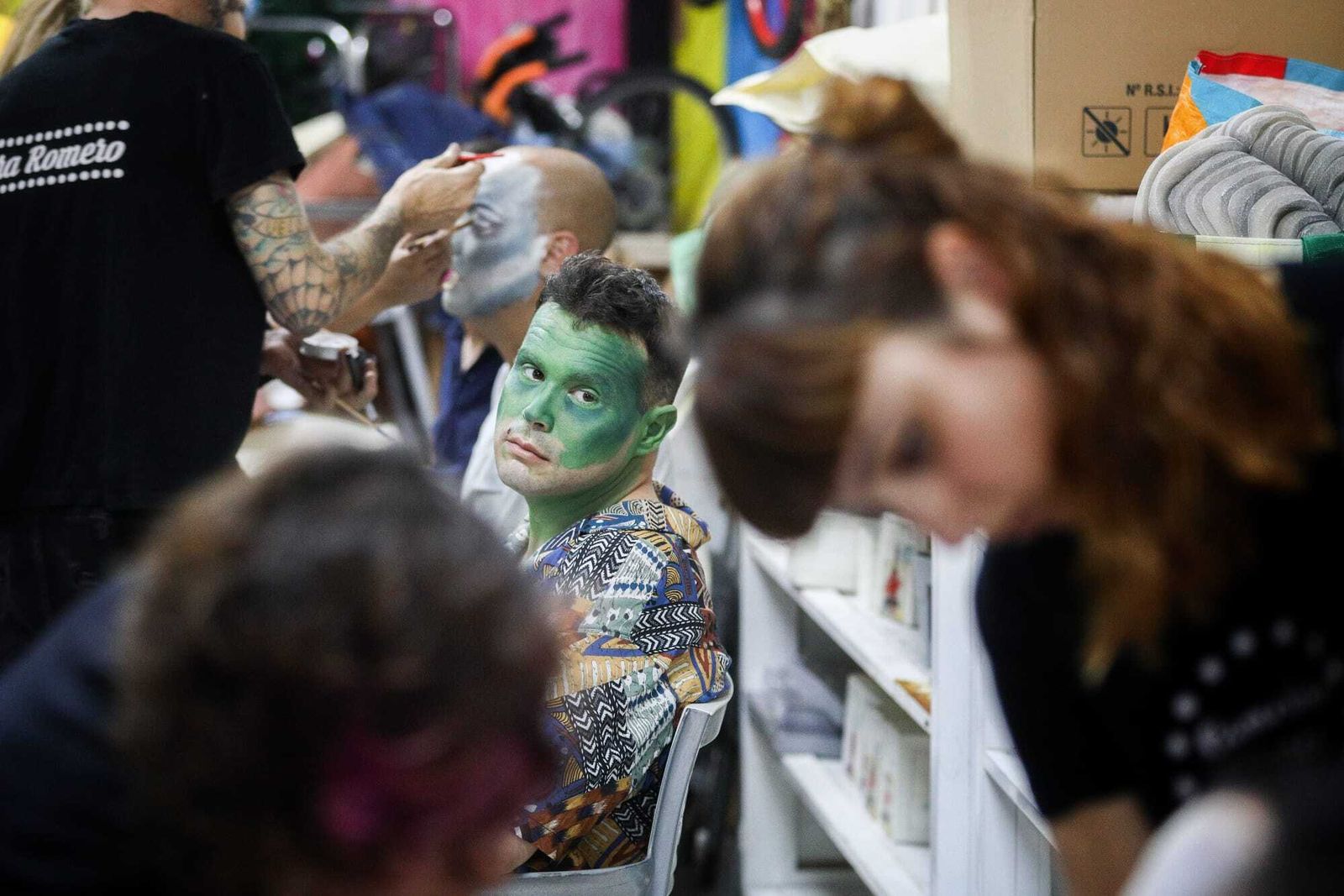 Preparativos de la chirigota 'Los caraduras de cai'