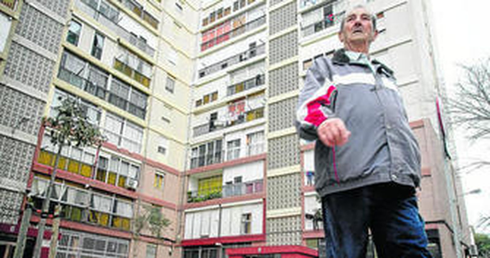 Varios bloques de la calle Marinero en Tierra, en Guillén Moreno, donde reside Milagros Arzúa.