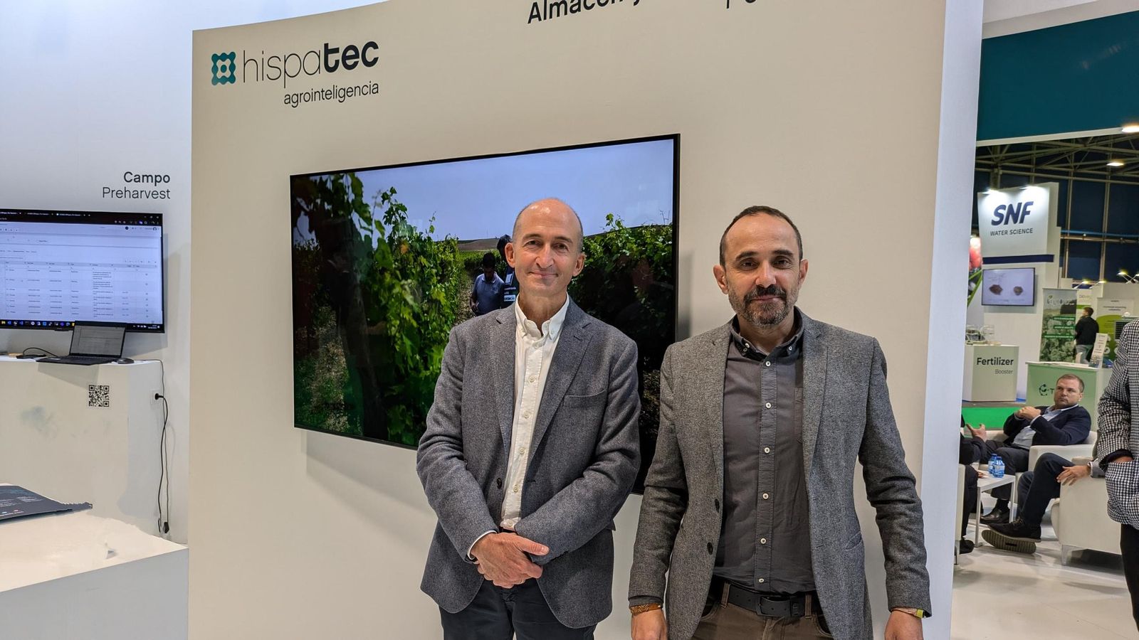 José Luis Molina (CEO de Hispatec Agrointeligencia) y Juan Sagarna (Jefe del Departamento de Sostenibilidad, Innovación y Calidad de Cooperativas Agro-alimentarias de España) en Fruit Attraction 2024